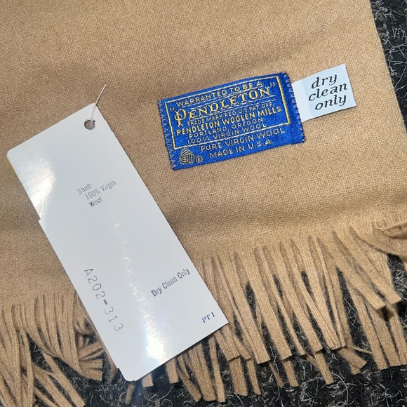 Pendleton Scarf Classic 100% Wool Camel Scarf (new with tags - Picture 4 of 4